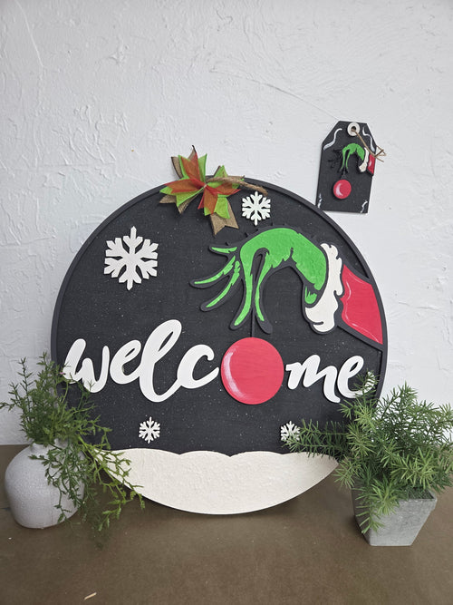 12.5.25 @ 6pm Ladies Night! Christmas Door Hanger and Ornament