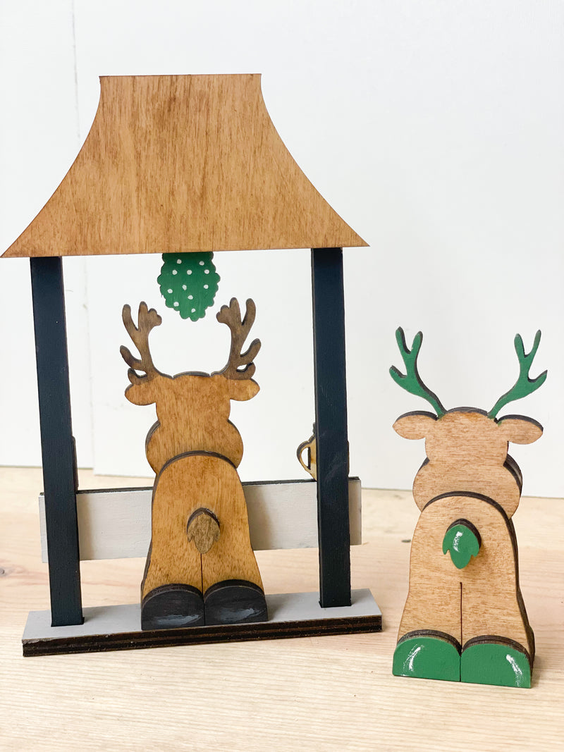Christmas Village: Reindeer Smooches (3D Shelf Sitter)